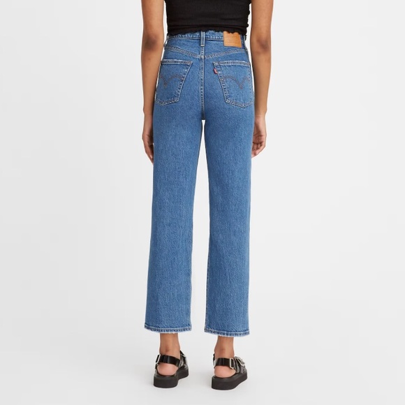 Levi’s Ribcage Straight Ankle Jeans - Picture 3 of 7